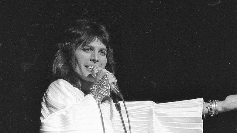 Freddie Mercury singing