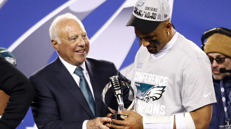 Jalen Hurts accepting an award