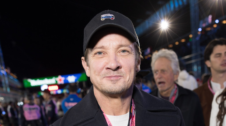 Jeremy Renner wearing a hat