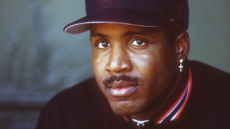 Barry Bonds in hat in 1993
