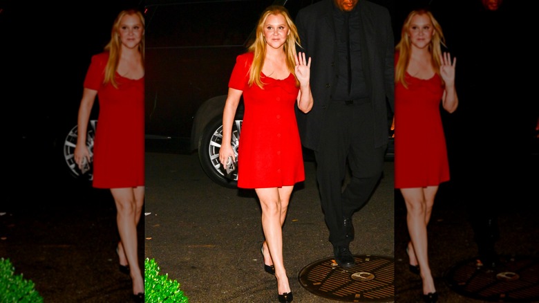 Amy Schumer walking in midtown