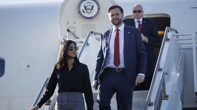 JD and Usha Vance descending Air Force Two