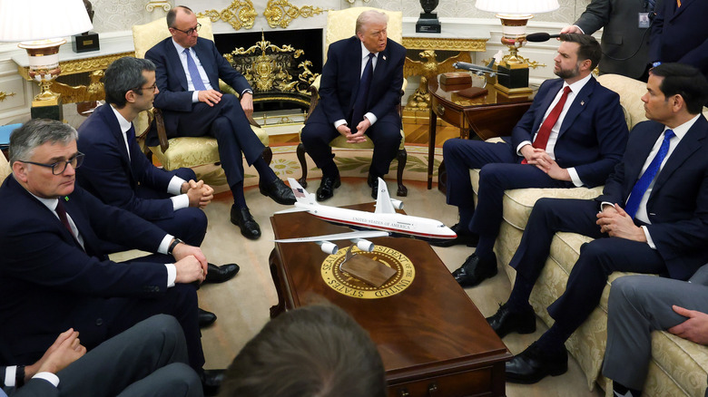 Donald Trump and Friedrich Merz in the Oval Office.