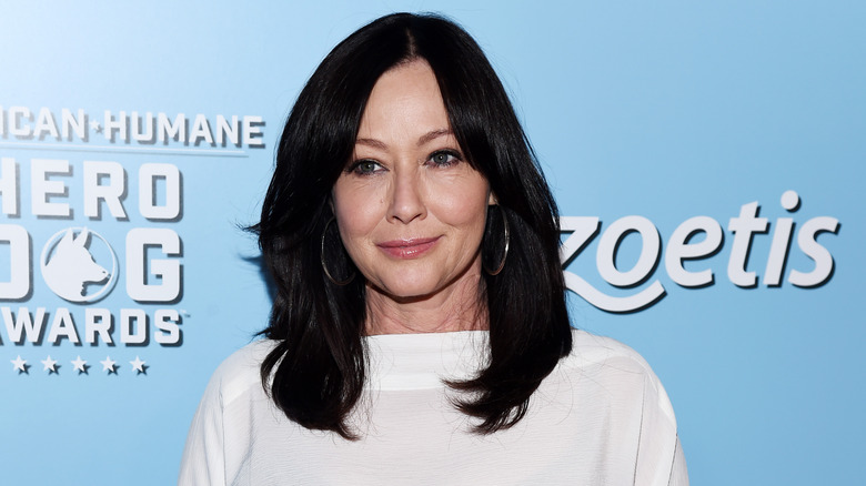 Shannen Doherty wearing white top