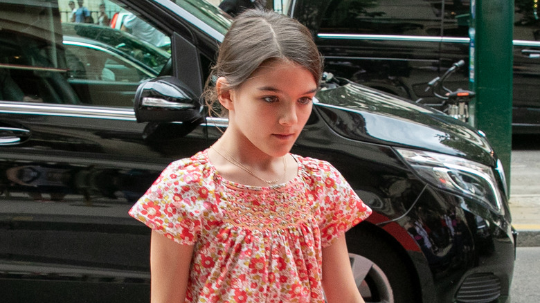 Suri Cruise walking