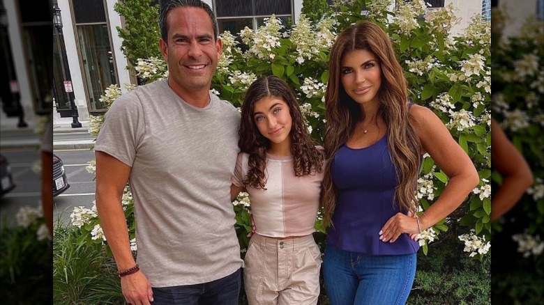 Luis Ruelas, Milania Giudice, and Teresa Giudice outside