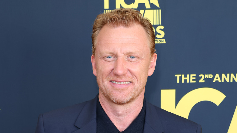 Kevin McKidd navy suit