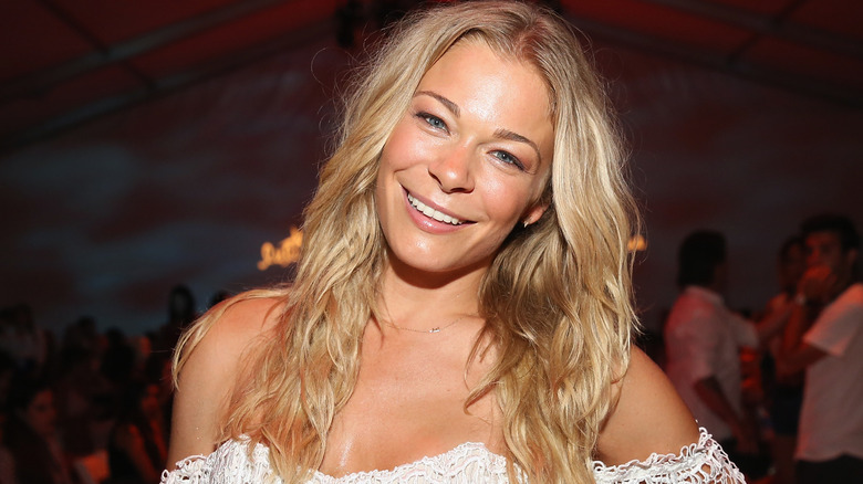 LeAnn Rimes smiling