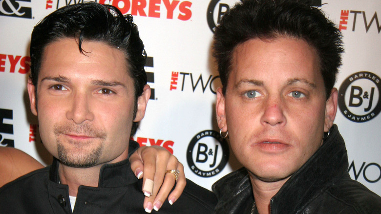 Corey Feldman and Corey Haim posing