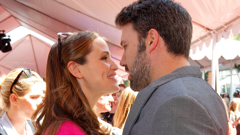 Jennifer Garner and Ben Affleck close