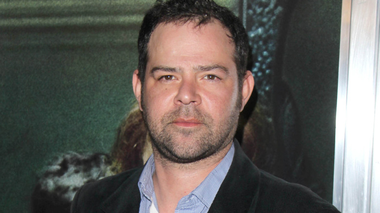 Rory Cochrane posing