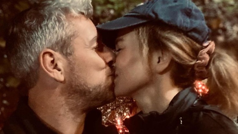 Ant Anstead and Renée Zellweger kissing