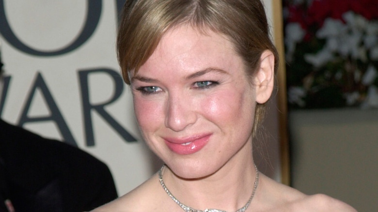 Renee Zellweger posing on red carpet