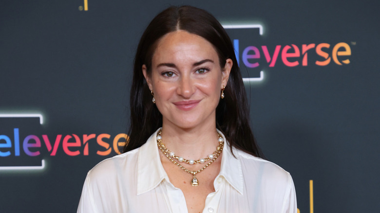 Shailene Woodley posing on the red carpet.