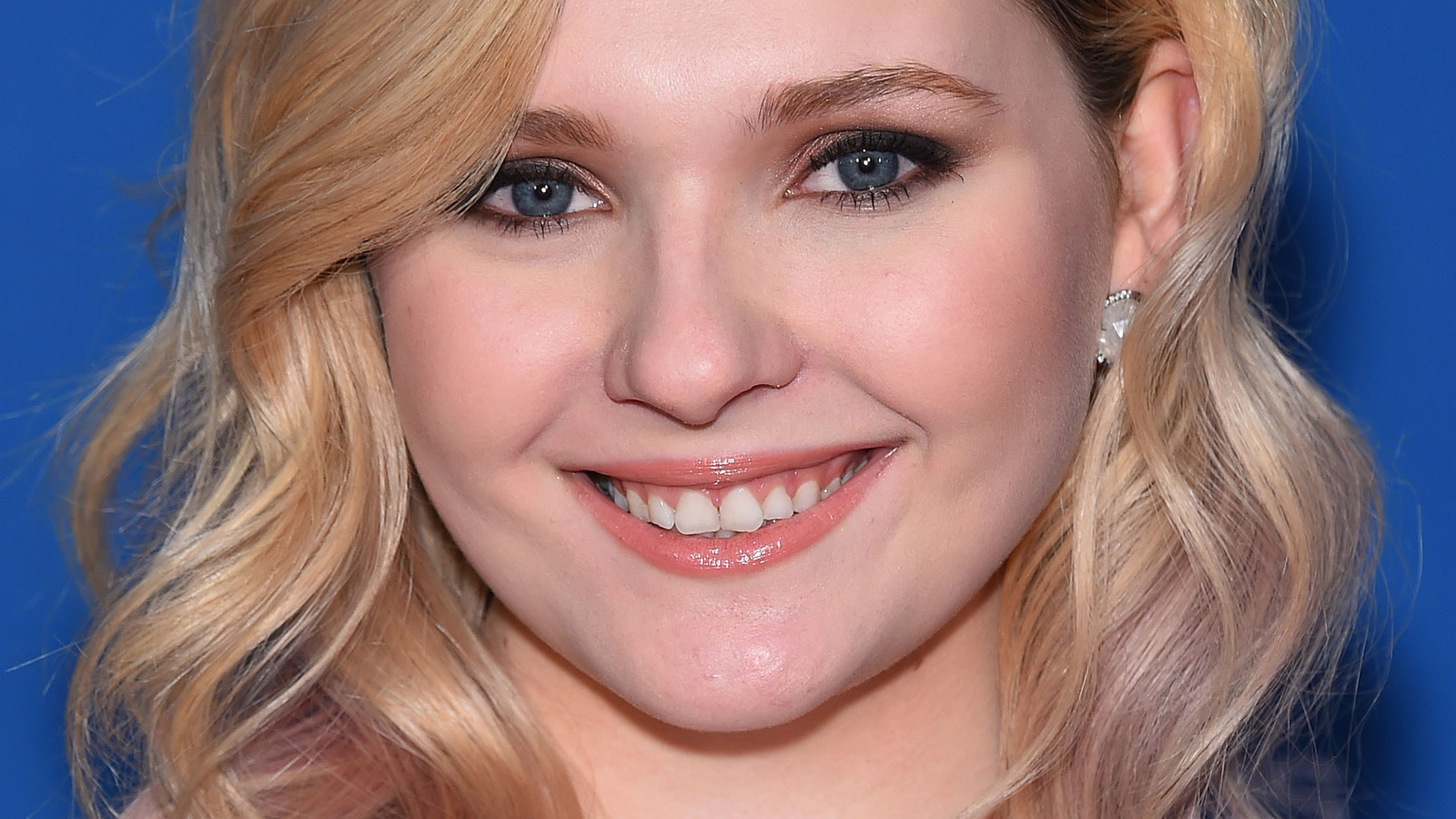 Diamond Expert Details Classic Beauty Of Abigail Breslin’s Wedding Ring Set – Exclusive
