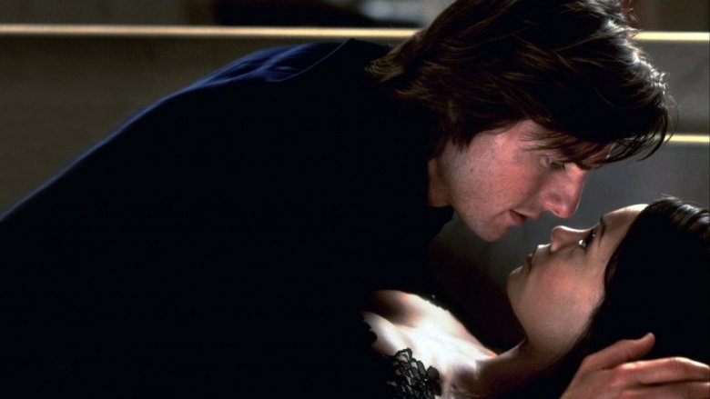 Tom Cruise, Thandie Newton in Mission Impossible II