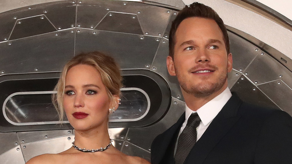 Jennifer Lawrence, Chris Pratt posing