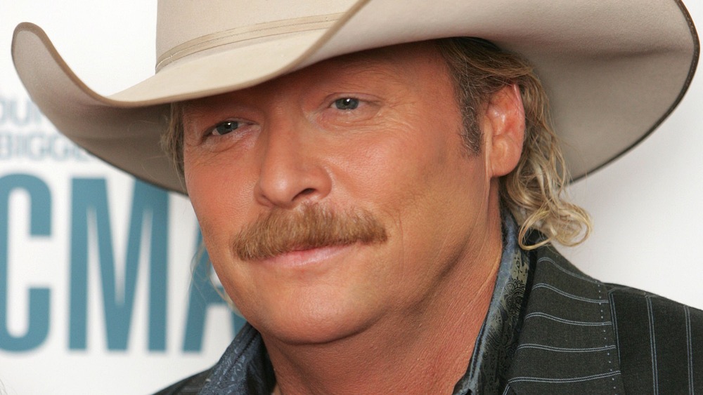 Alan Jackson, posing