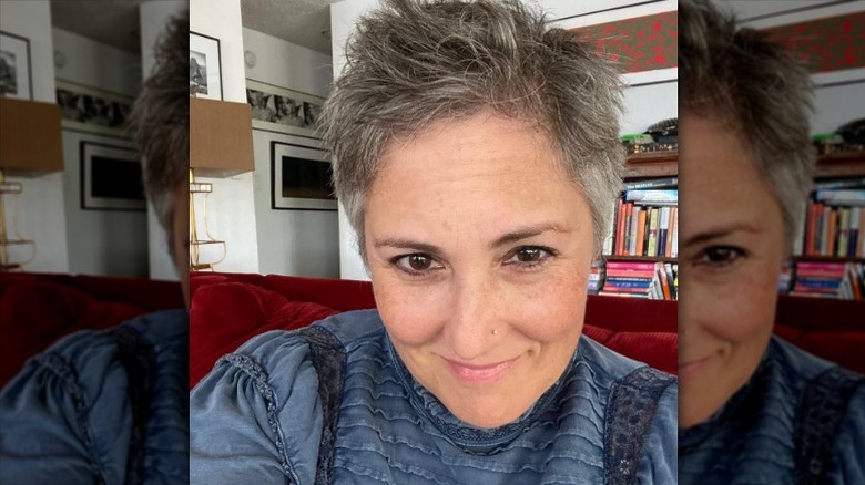 Ricki Lake takes a selfie with short hair.