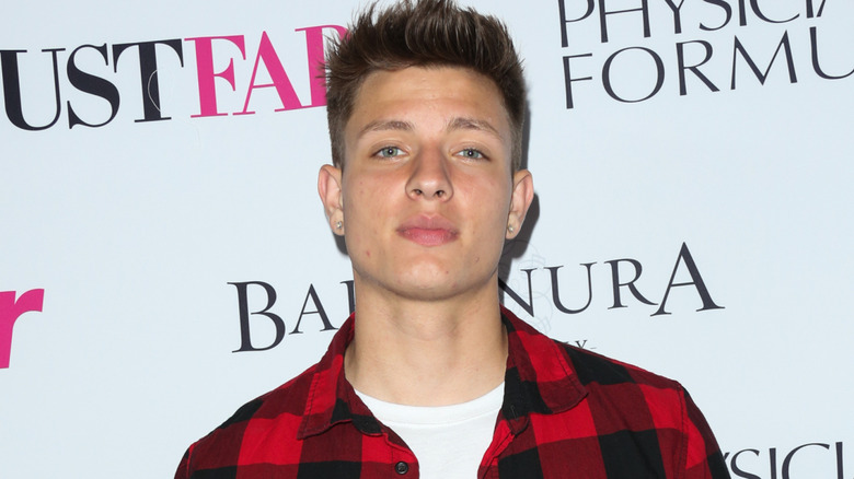 Matt Rife posing at Star Magazine's 2016 Hollywood Rocks