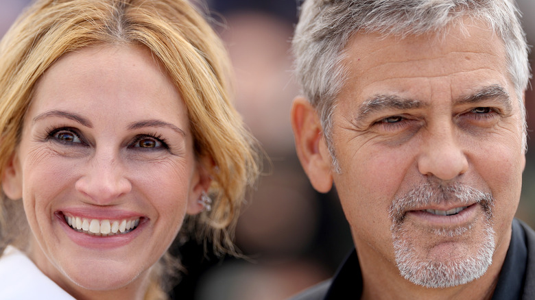 Julia Roberts and George Clooney hugging