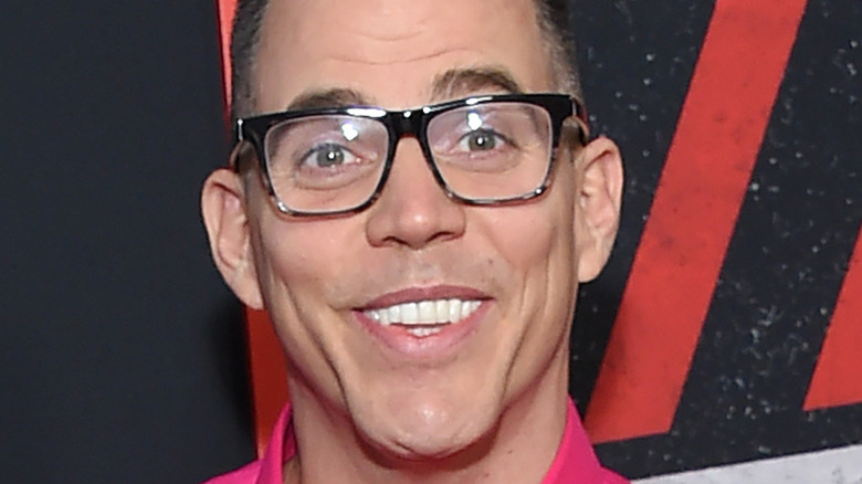 Steve-O at the premiere of "The Dirt"