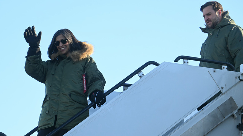 Usha and JD Vance de-plane in Greeland.