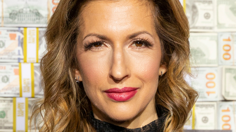 Alysia Reiner posing on the red carpet