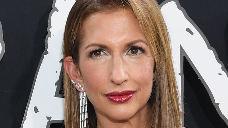 Alysia Reiner posing on the red carpet