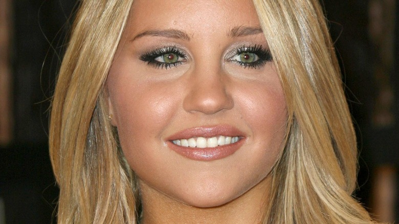 Amanda Bynes smiling