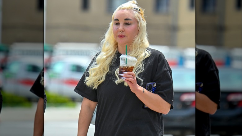Amanda Bynes walking
