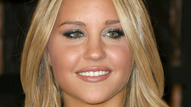 Amanda Bynes smiling