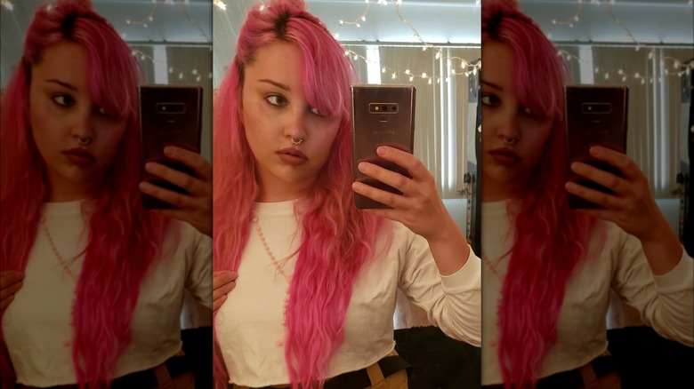 Amanda Bynes goes pink