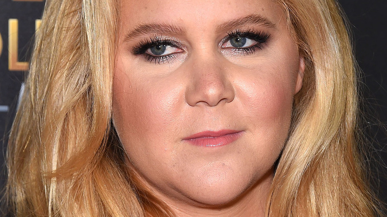 Amy Schumer wears smoky eyeshadow