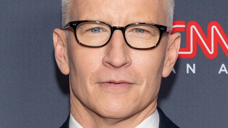 Anderson Cooper glasses