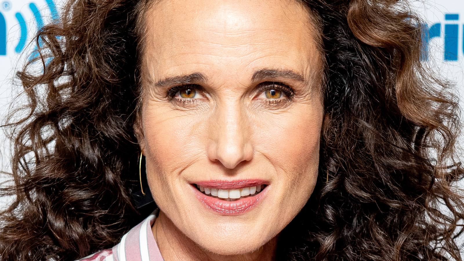 Andie Macdowell Looks Absolutely Fantastic As She Styles Her Natural ...