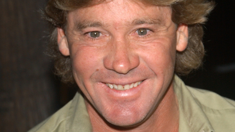 Steve Irwin smiling at a premiere