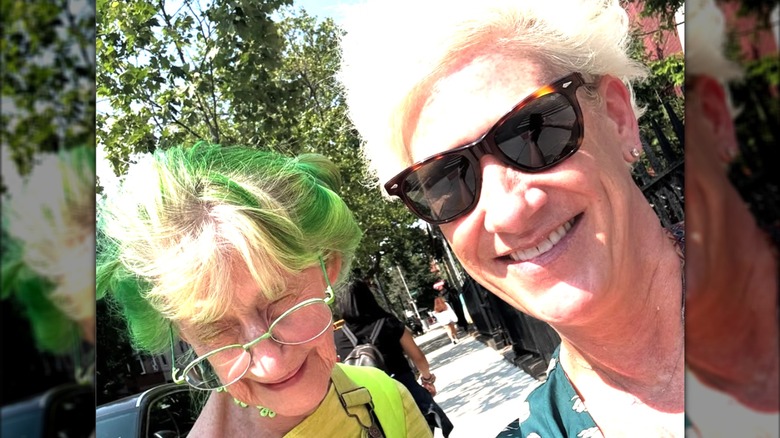 Anne Burrell posing for a selfie with The Green Lady of Brooklyn