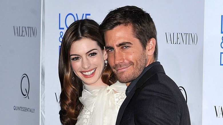 Jake Gyllenhaal and Anne Hathaway on red carpet for Love & Other Drugs