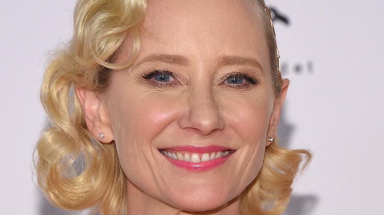 Anne Heche smiling for cameras