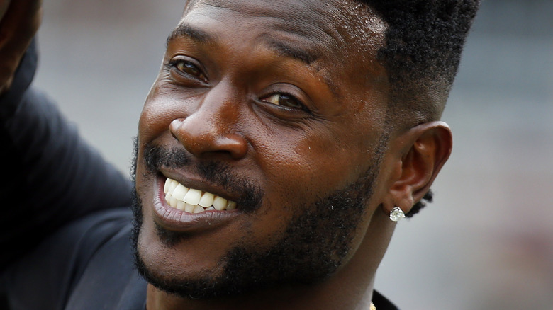 Raiders' officials remain mum on Antonio Brown's release