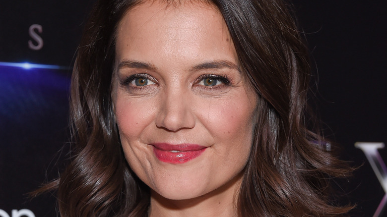 Katie Holmes red lips