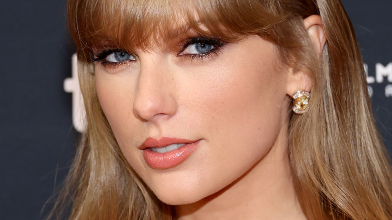 Taylor Swift blonde with bangs