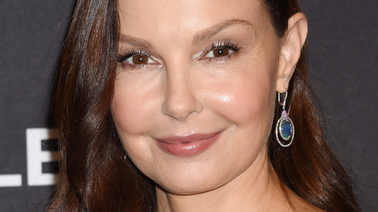 Ashley Judd smiling on red carpet 2017