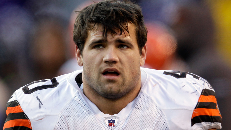 Peyton Hillis playing football