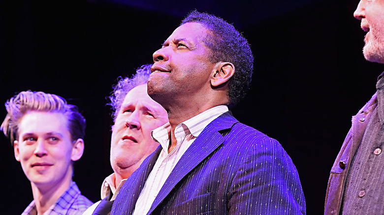Austin Butler and Denzel Washington stand onstage with co-stars of "The Iceman Cometh"
