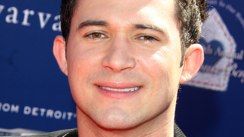 Justin Willman posing