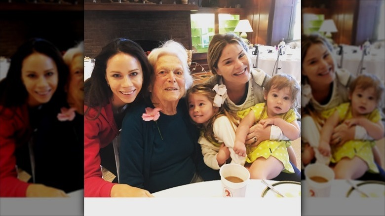 Jenna Bush Hager pose with her grandmother, Barbara Bush, her sister Barbara and two babies