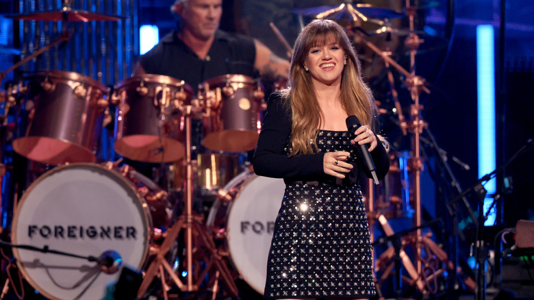 Kelly Clarkson performing