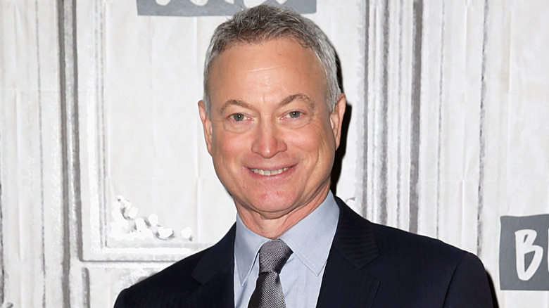 Gary Sinise smiling at event.